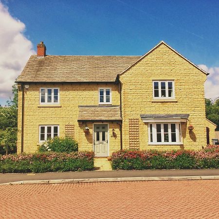 ウィットニー Moon House Bed & Breakfast エクステリア 写真